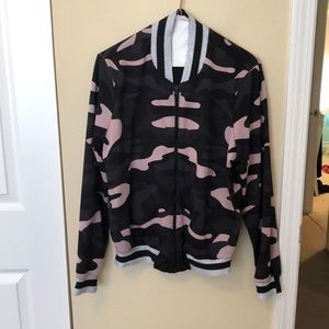 Ultracor pink & black camo zip up jacket sz XS